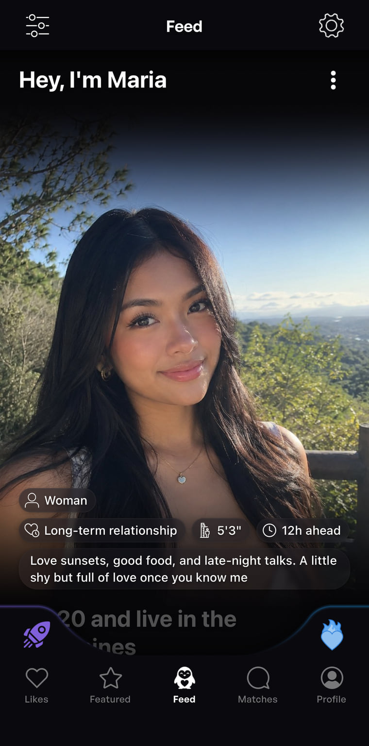 Maria's profile in the Feed: her photo, what she's looking for, her height, the time difference and her bio.